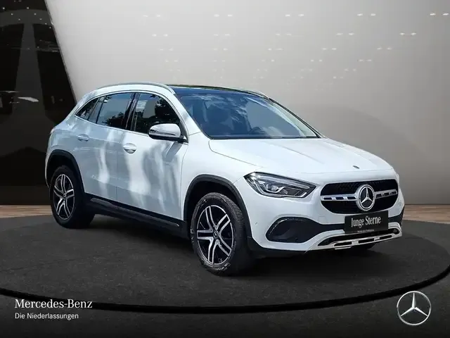 Mercedes-Benz GLA 200