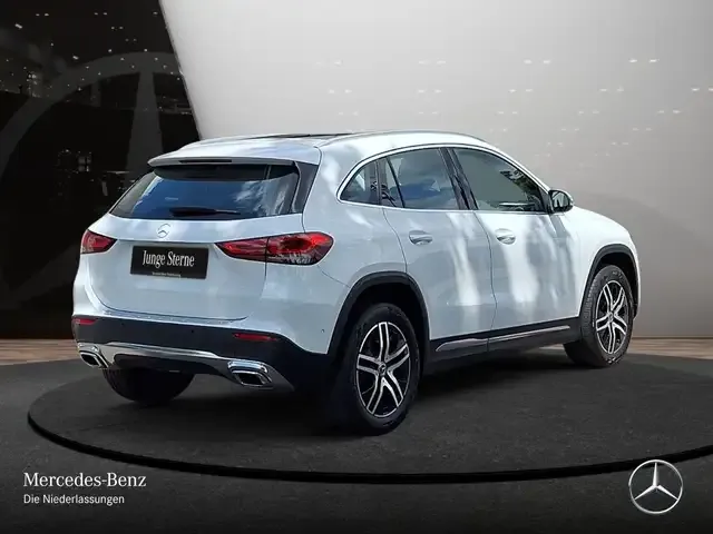 Mercedes-Benz GLA 200