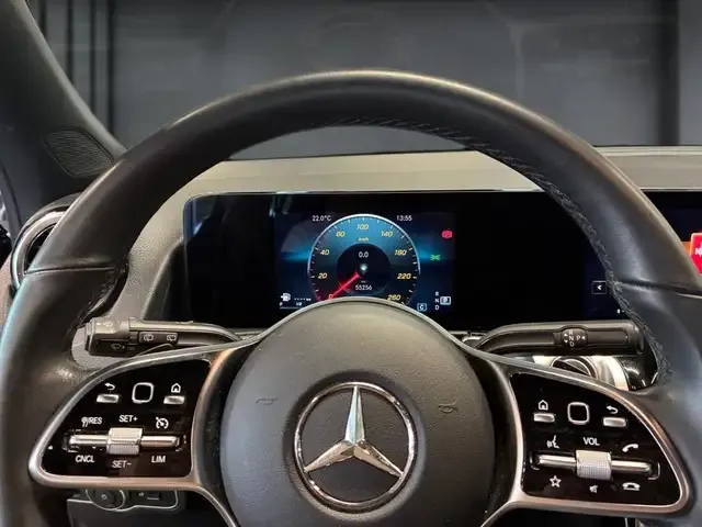 Mercedes-Benz GLB 200