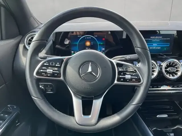 Mercedes-Benz EQA 250