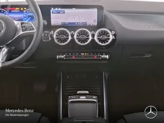 Mercedes-Benz EQA 300