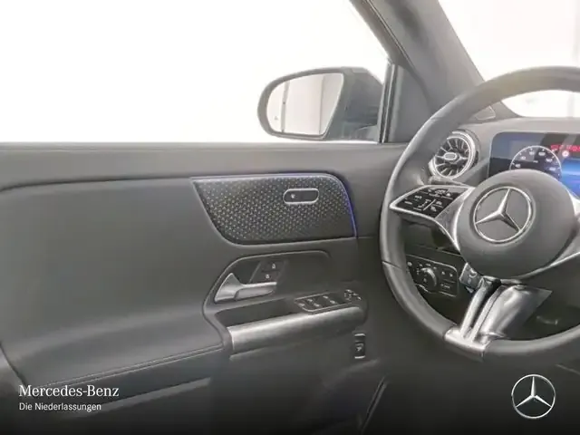 Mercedes-Benz GLA 220