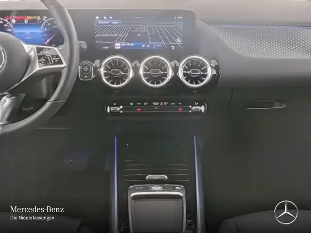 Mercedes-Benz GLA 220