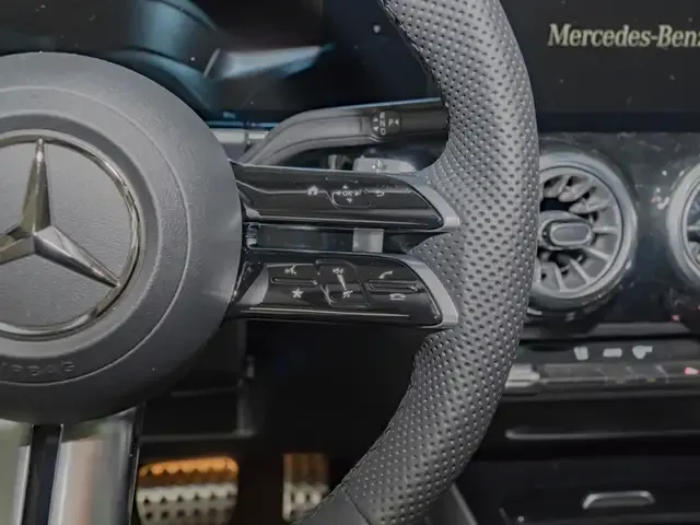 Mercedes-Benz GLA 220