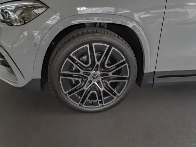 Mercedes-Benz GLA 220