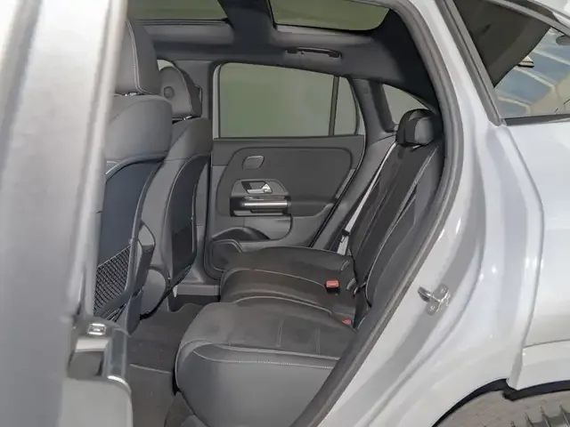 Mercedes-Benz GLA 220