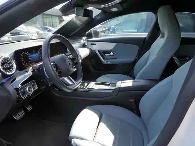 Mercedes-Benz CLA 200