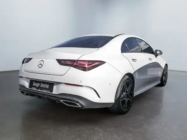 Mercedes-Benz CLA 200