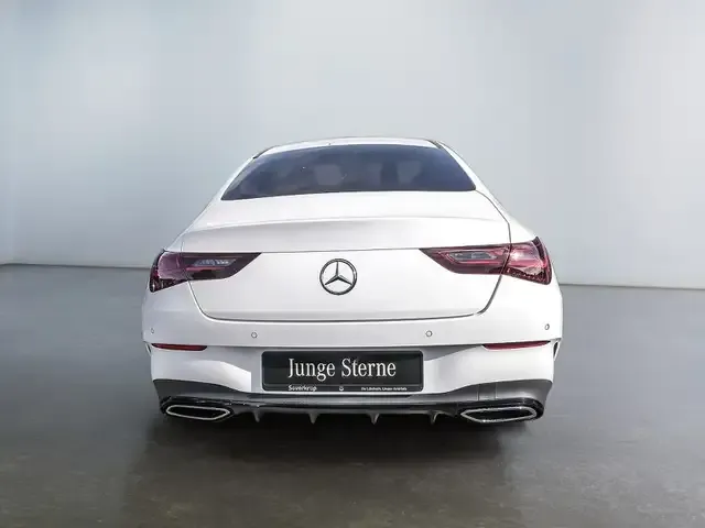 Mercedes-Benz CLA 200