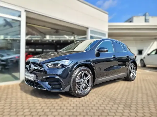Mercedes-Benz GLA 200