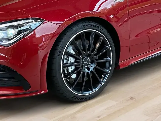 Mercedes-Benz CLA 35 AMG