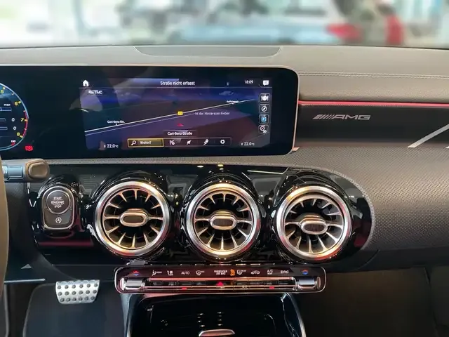 Mercedes-Benz CLA 35 AMG