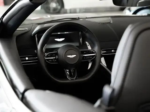 Aston Martin DB12