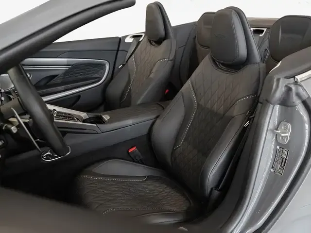 Aston Martin DB12