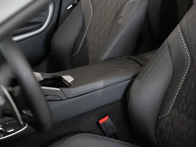 Aston Martin DB12