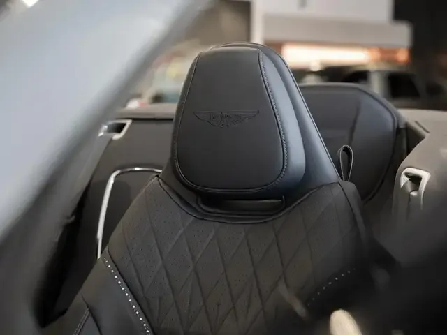 Aston Martin DB12