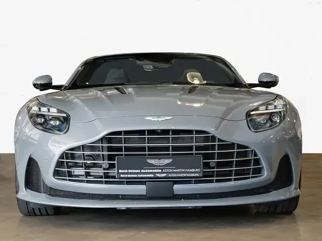 Aston Martin DB12