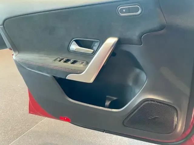 Mercedes-Benz A 220