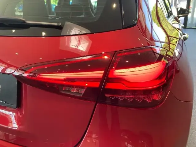 Mercedes-Benz A 220