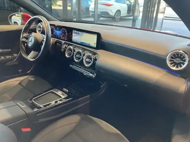 Mercedes-Benz A 220
