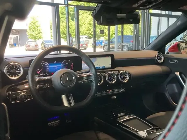 Mercedes-Benz A 220