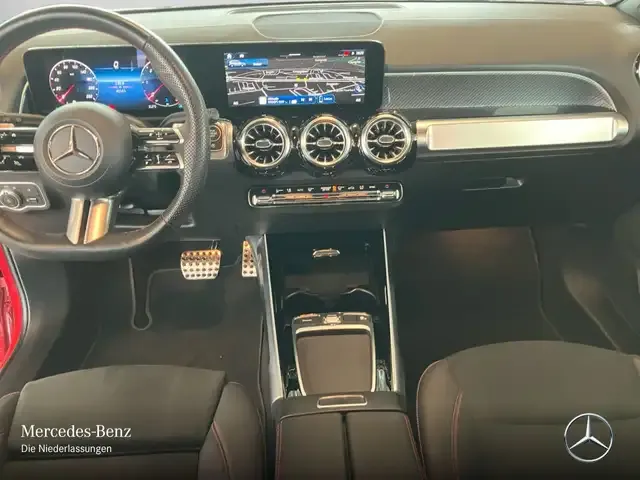 Mercedes-Benz GLB 220