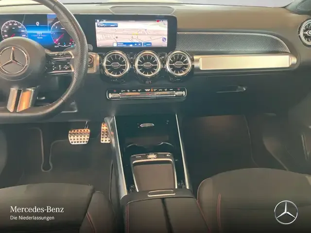 Mercedes-Benz GLB 220