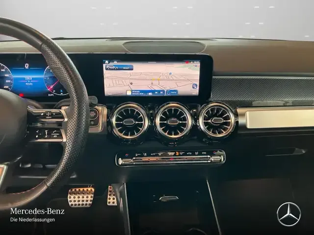 Mercedes-Benz GLB 220