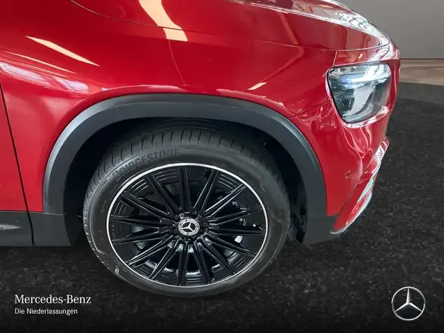 Mercedes-Benz GLB 220