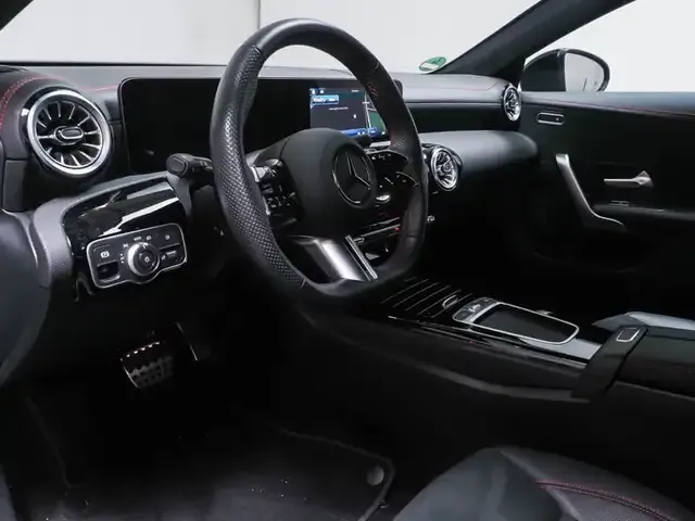 Mercedes-Benz CLA 220