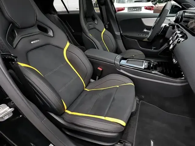 Mercedes-Benz A 45 AMG