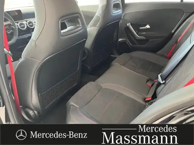 Mercedes-Benz A 35 AMG
