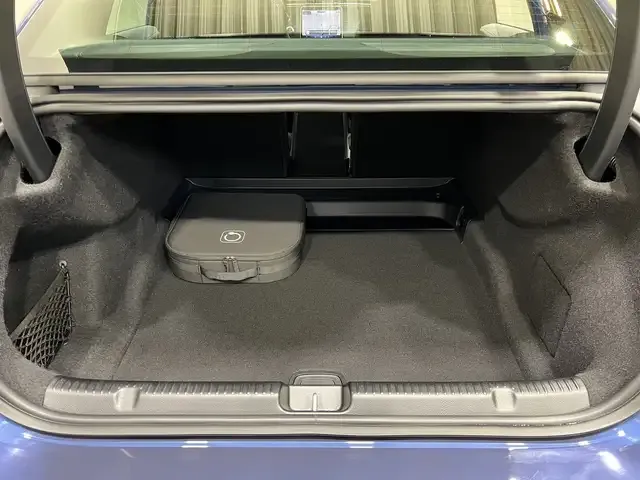 Mercedes-Benz EQE 300