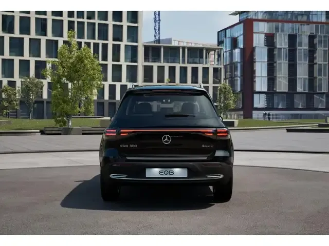 Mercedes-Benz EQB 300