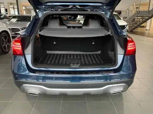 Mercedes-Benz GLA 200