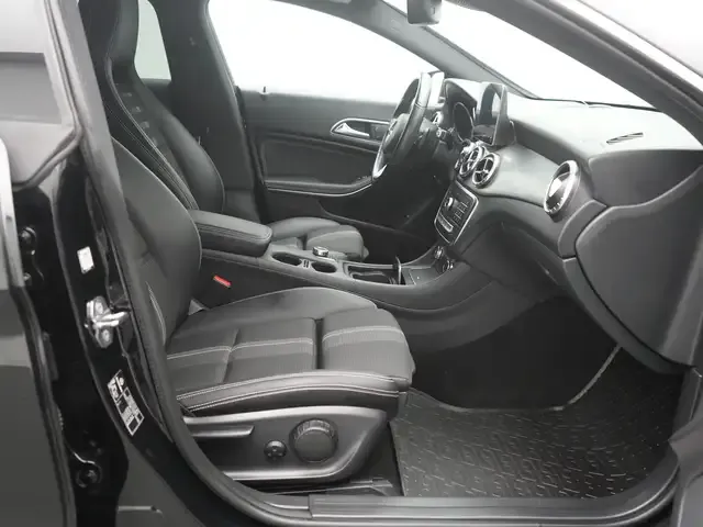 Mercedes-Benz CLA 220