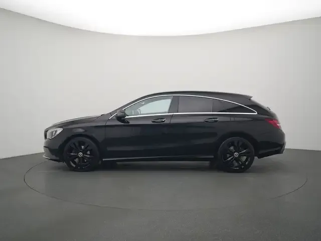 Mercedes-Benz CLA 220