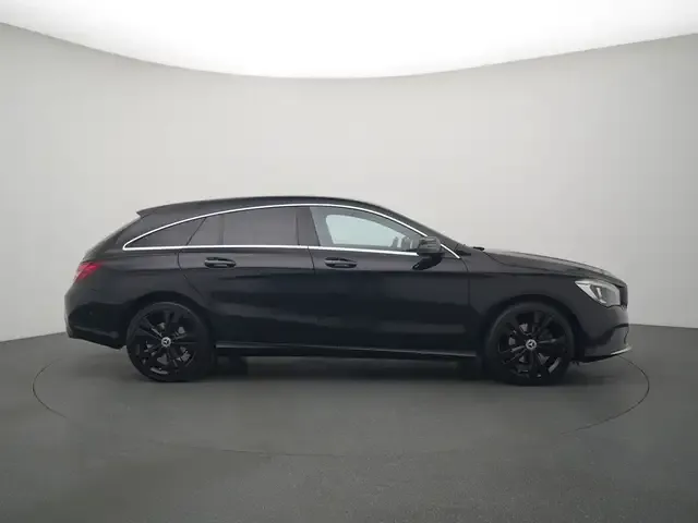 Mercedes-Benz CLA 220