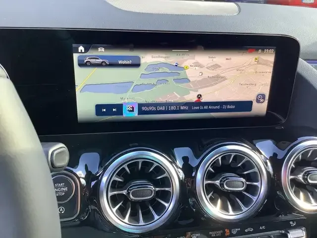 Mercedes-Benz GLA 220