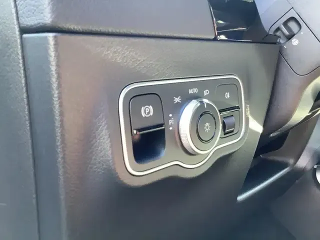 Mercedes-Benz GLA 220