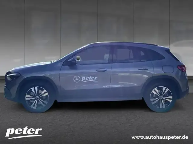 Mercedes-Benz GLA 220