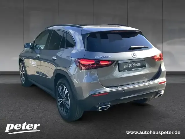 Mercedes-Benz GLA 220