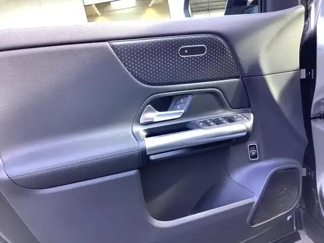 Mercedes-Benz GLA 220