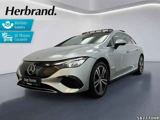 Mercedes-Benz EQE 300