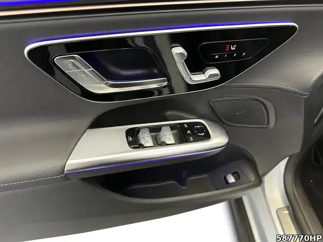Mercedes-Benz EQE 300