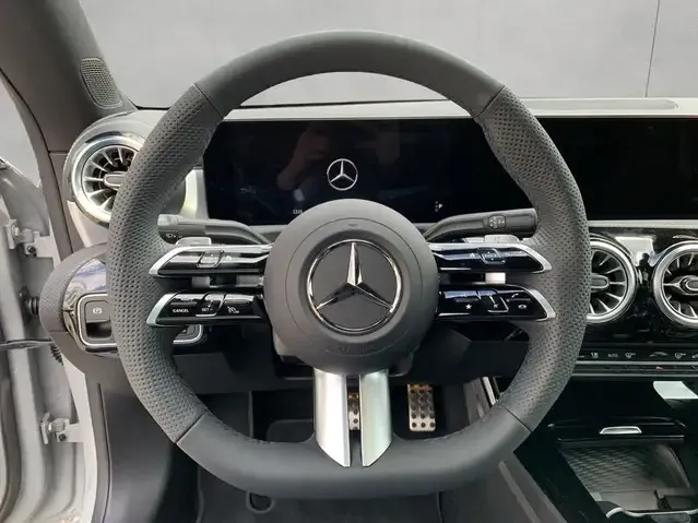 Mercedes-Benz CLA 220