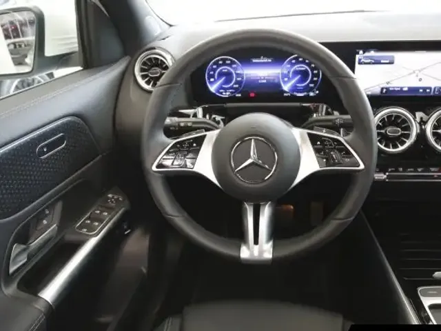 Mercedes-Benz EQA 300