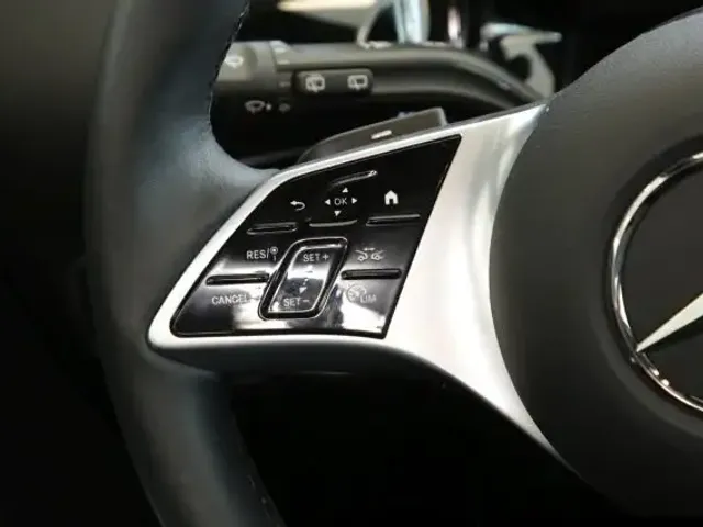Mercedes-Benz EQA 300