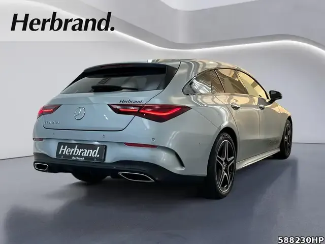 Mercedes-Benz CLA 200