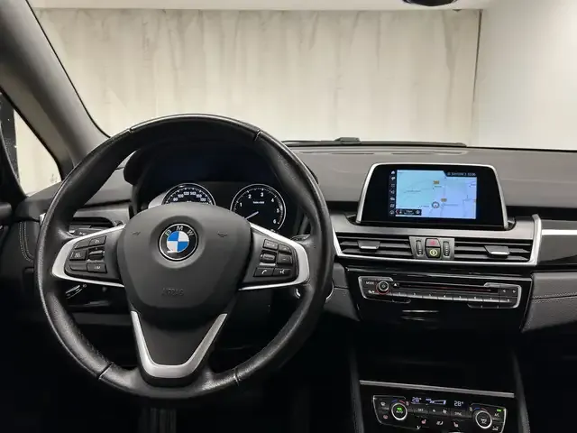 BMW 220